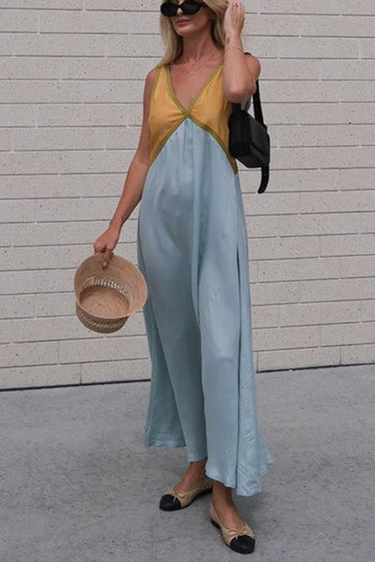 Bella – V-Neck Contrasting Maxi Dress
