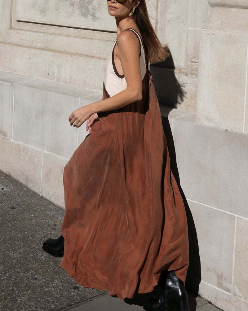 Bella – V-Neck Contrasting Maxi Dress