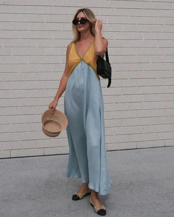 Bella – V-Neck Contrasting Maxi Dress