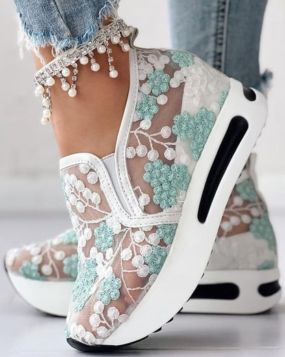 Isla – Lace Detail Sneakers