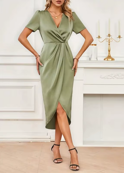 Bella – Turtle-neck Midi Dress