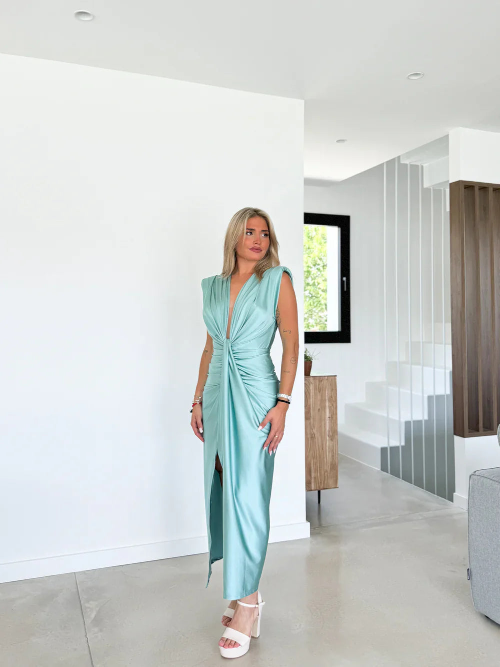 Elda – Elegant Pleated Maxi Dress