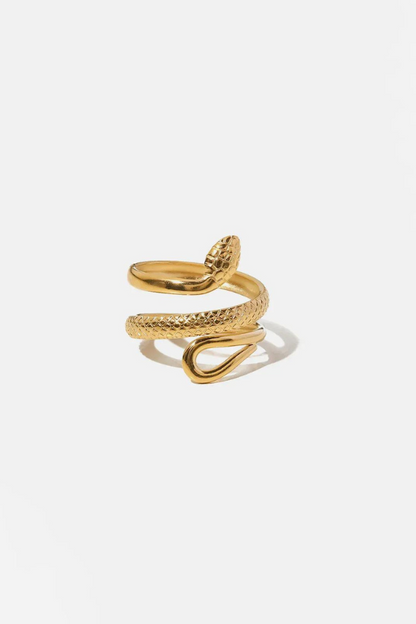 Selene – Sculpted Form Ring