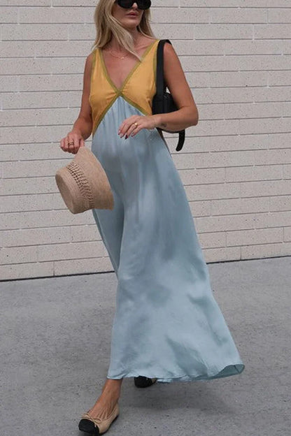 Bella – V-Neck Contrasting Maxi Dress