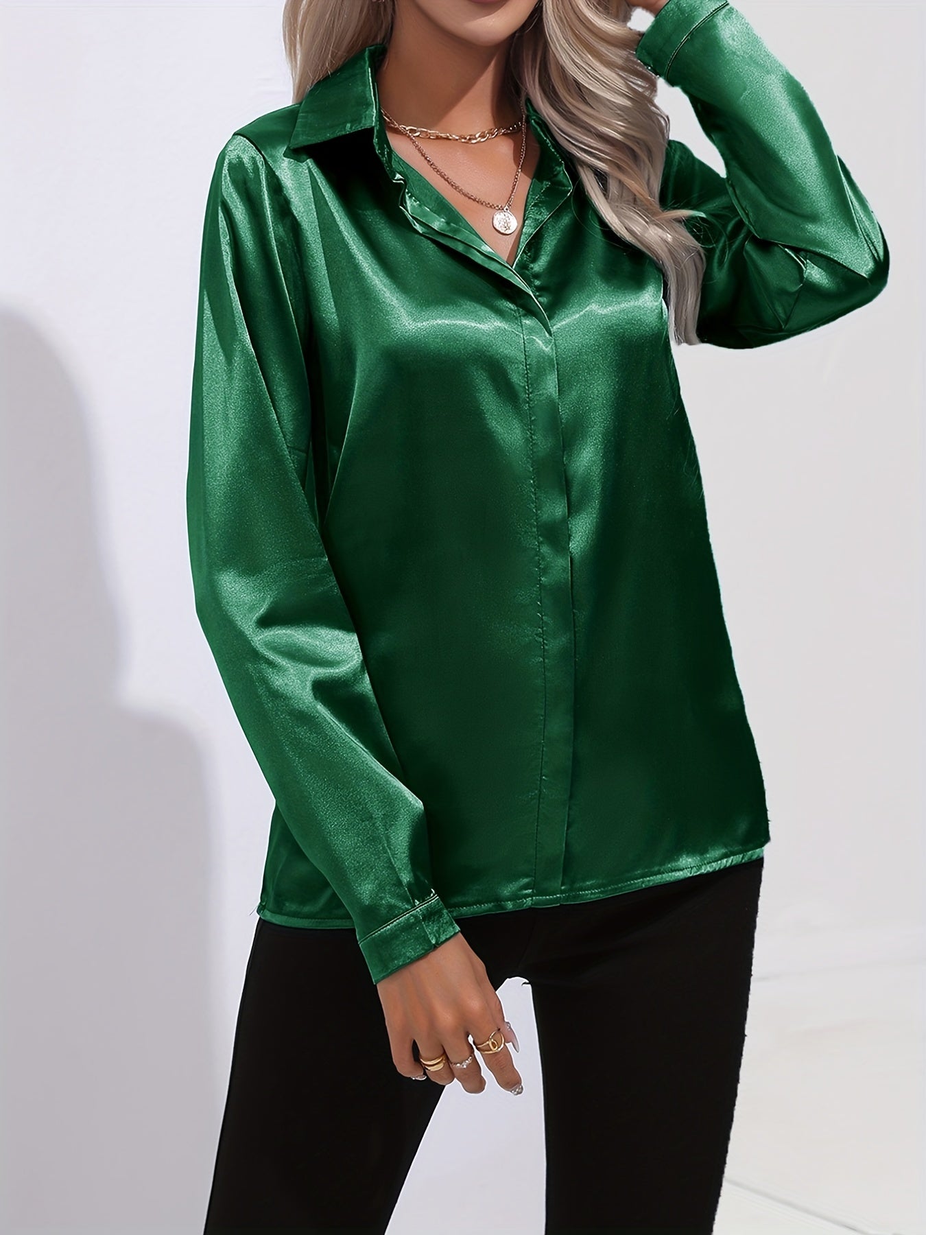 Leila – Elegant Chic Satin Blouse