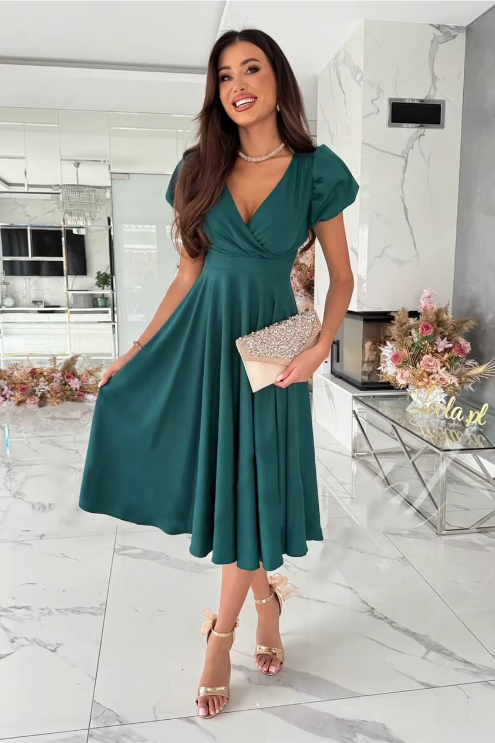 Frances – Elegant V-Neck Midi Dress