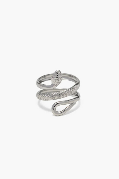 Selene – Sculpted Form Ring