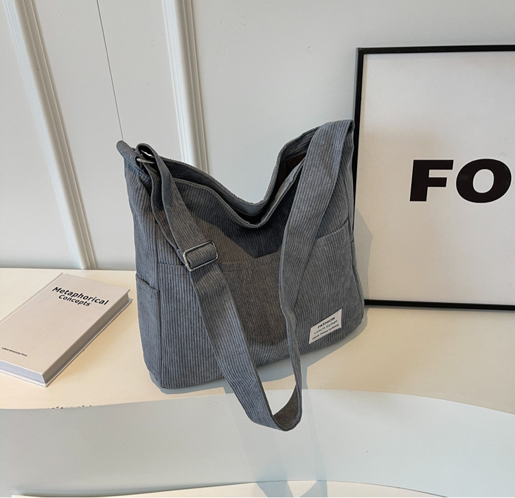 Melina – Elegant Shoulder Bag