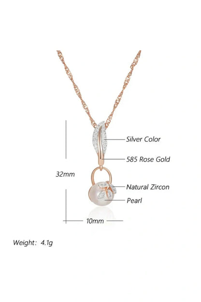 Isla – Floral Pendant Necklace