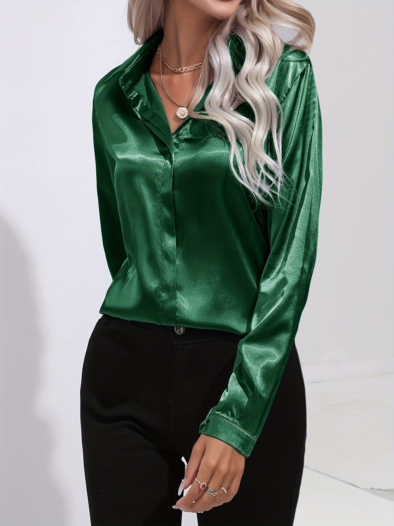 Leila – Elegant Chic Satin Blouse