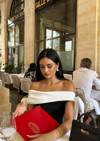 Kari – Elegant Asymmetric Midi Dress