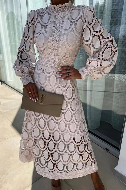 Lauren – Elegant Lace Dress