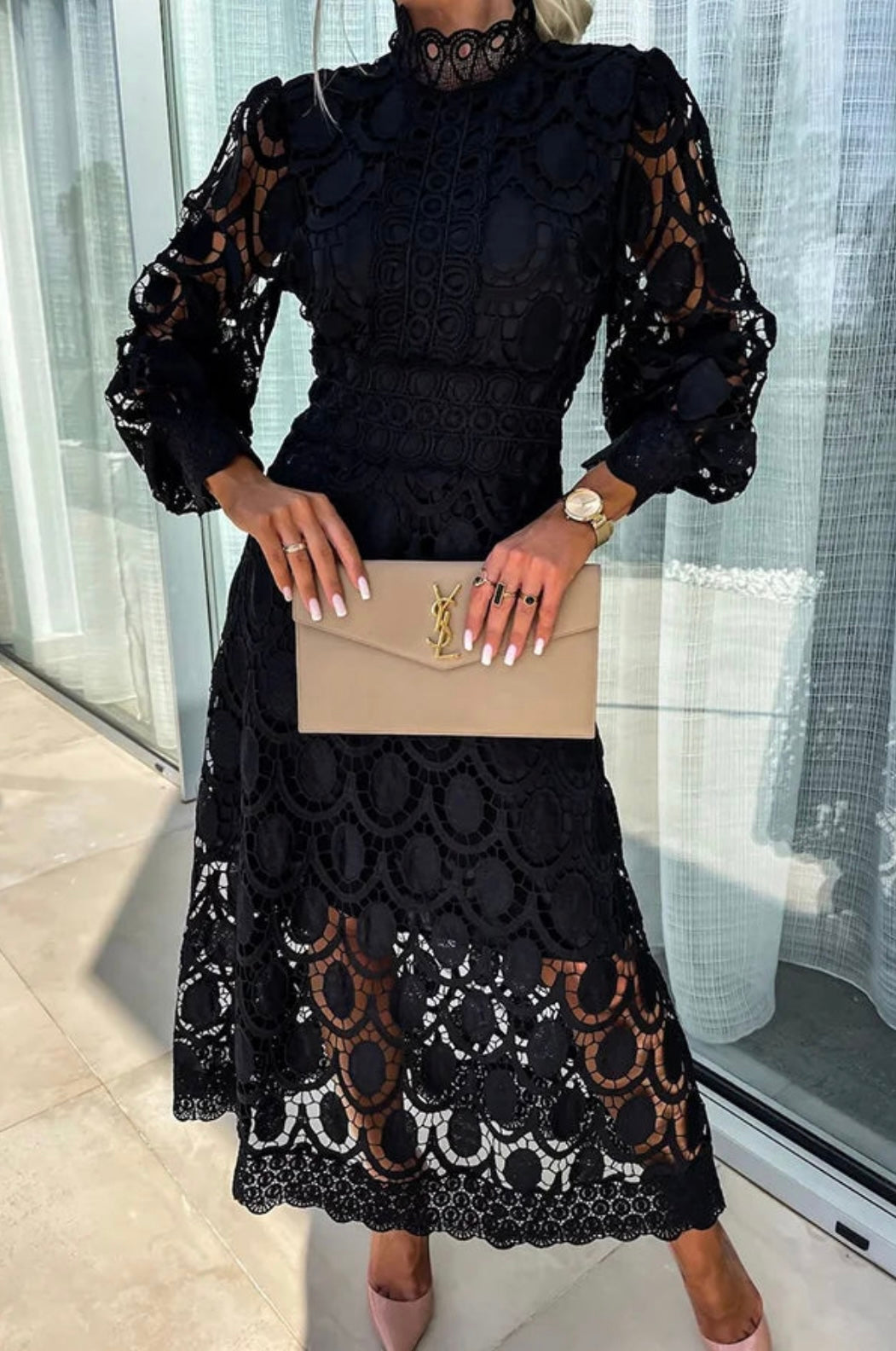Lauren – Elegant Lace Dress