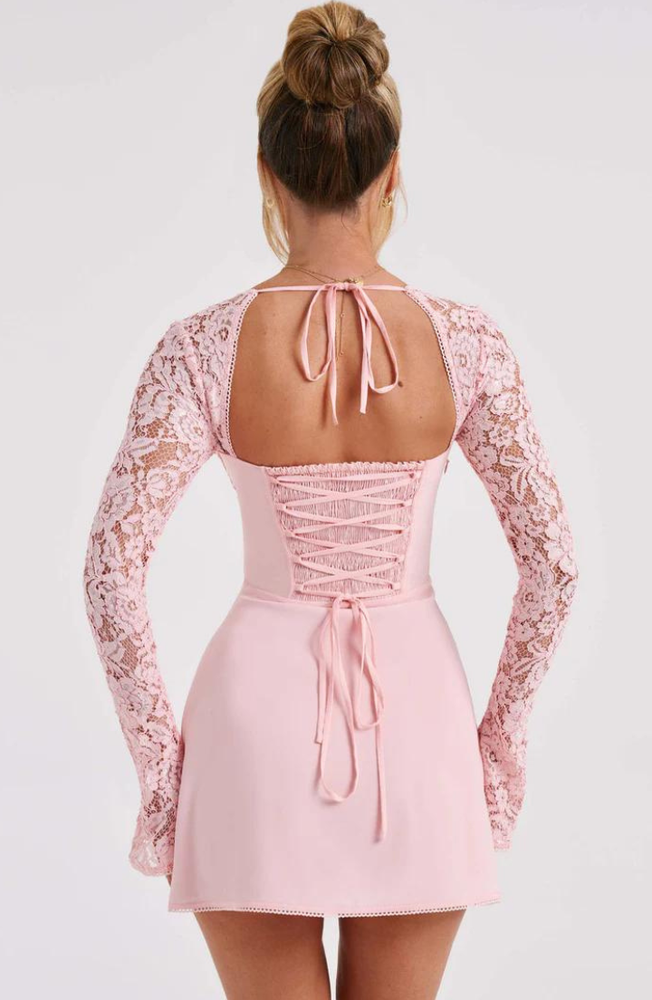 Ariana – Elegant Flared Sleeved Mini Dress