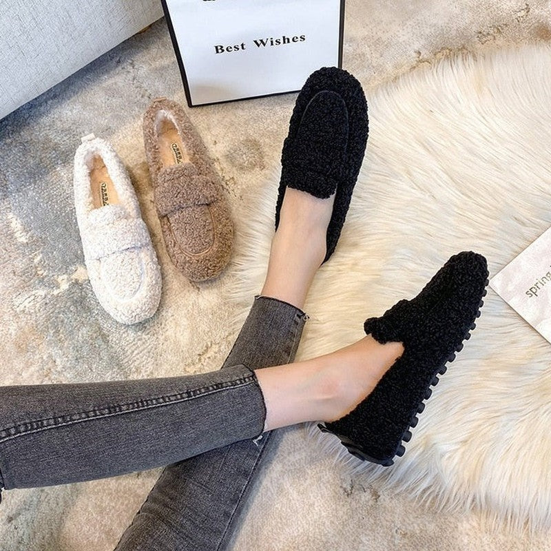 Elodie – Plush Moccasins