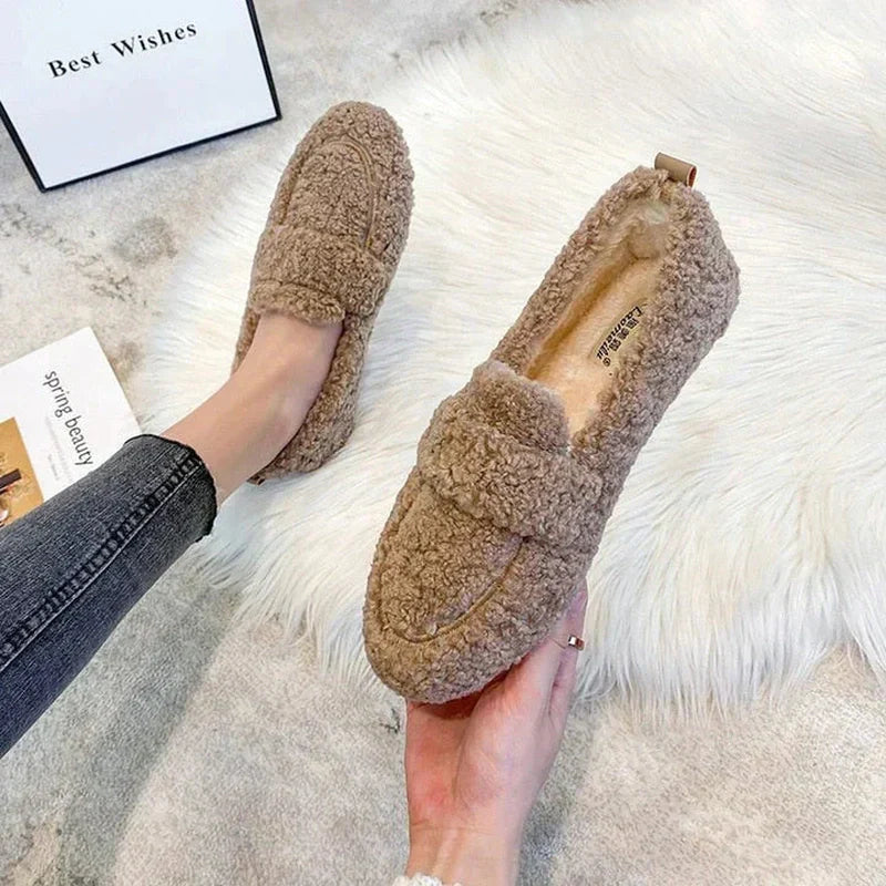 Elodie – Plush Moccasins