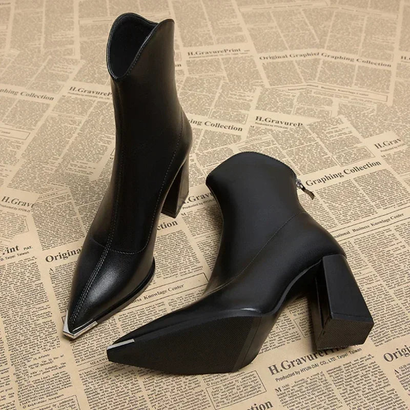 Fiona – Chelsea Boots with Chrome Detail