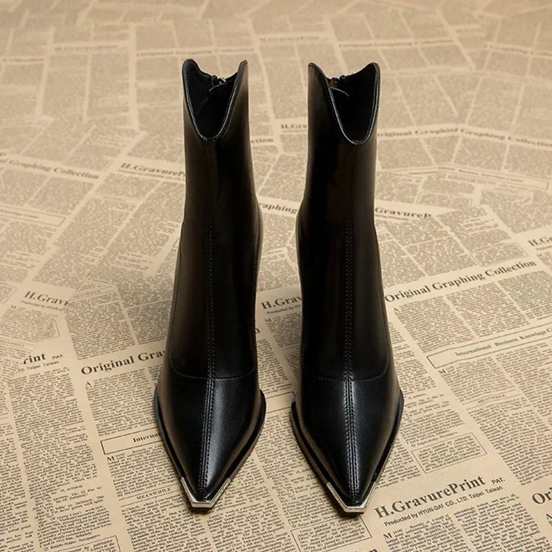 Fiona – Chelsea Boots with Chrome Detail