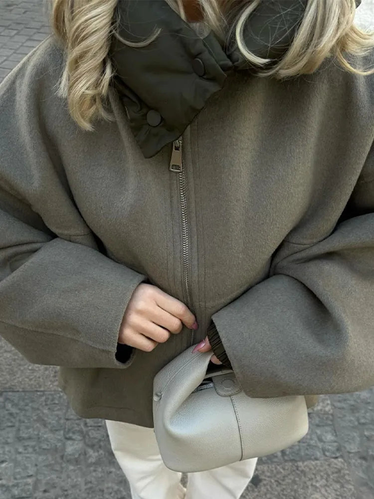 Bailey – Elegant Relaxed Hooded Jacket