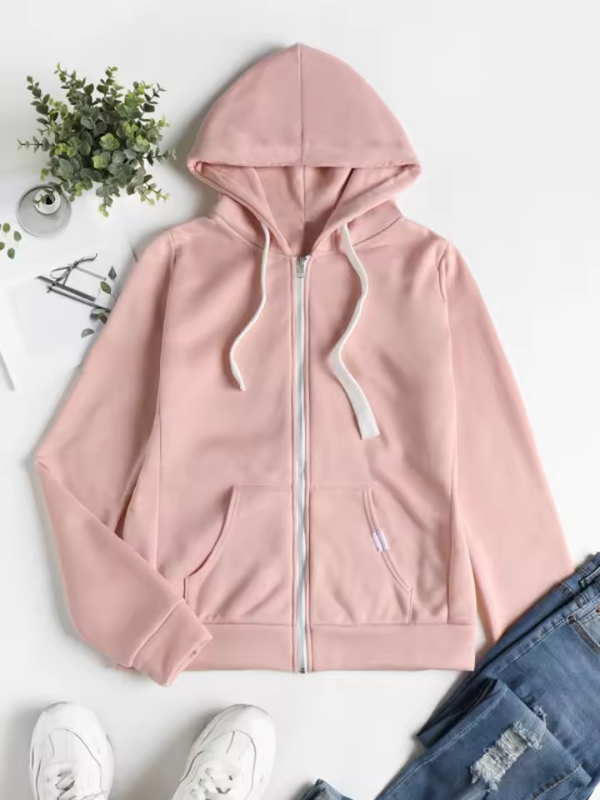 Farah –  Cozy Zip-Up Hoodie