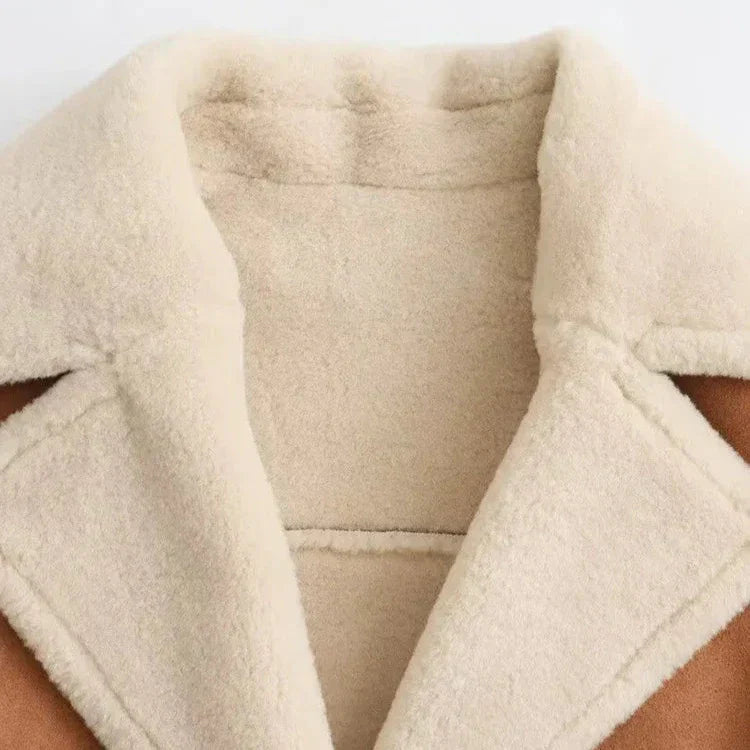 Yasmine – Cozy Shearling Outerwear