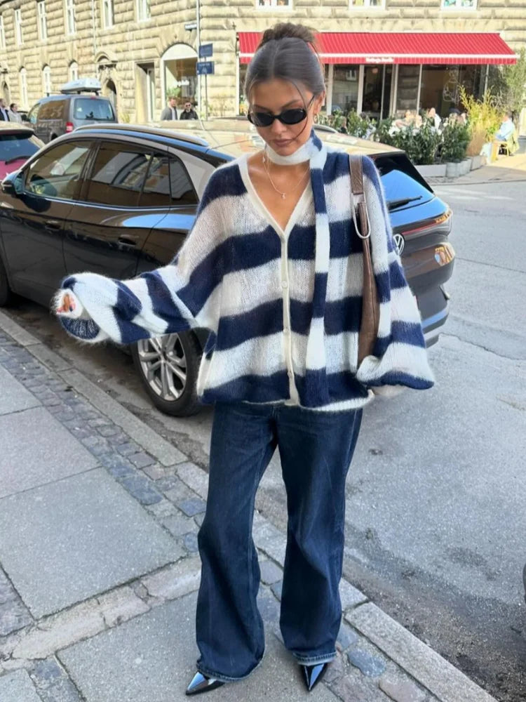 Kinsley – Elegant Cardigan & Scarf Set