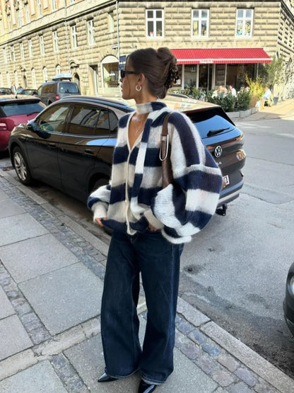 Kinsley – Elegant Cardigan & Scarf Set