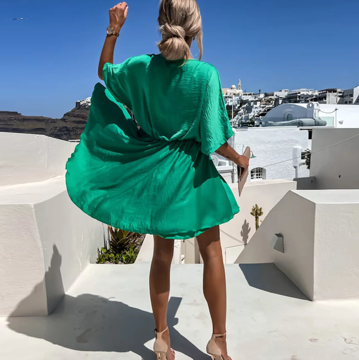 Sage – Stylish V-Neck Mini Dress