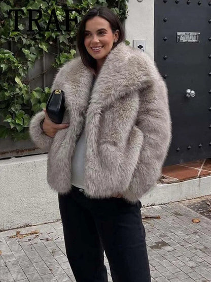 Quinn - Plush Faux Fur Coat