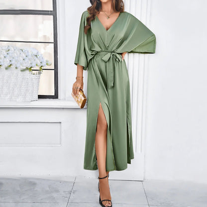 Lacey – Elegant V-Neck Midi Dress