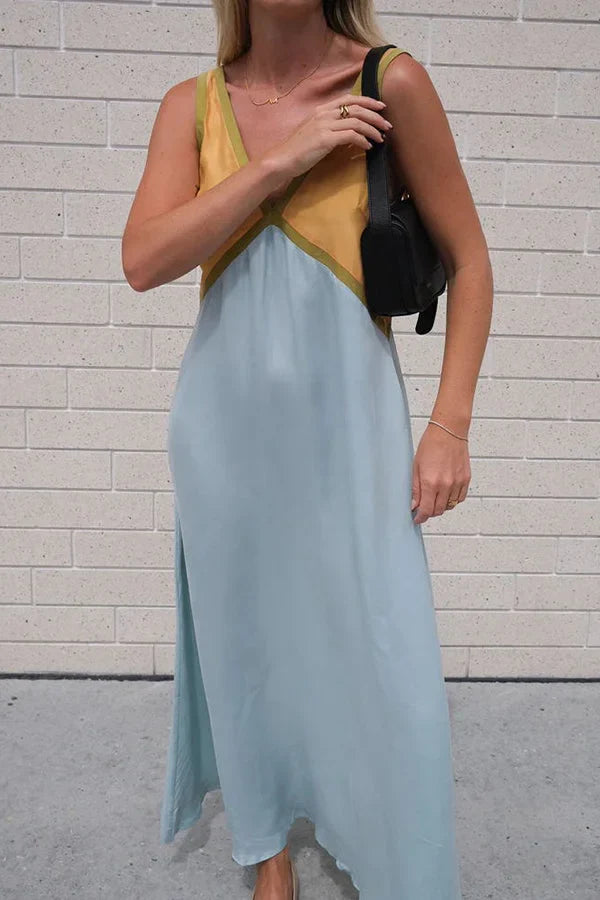 Bella – V-Neck Contrasting Maxi Dress