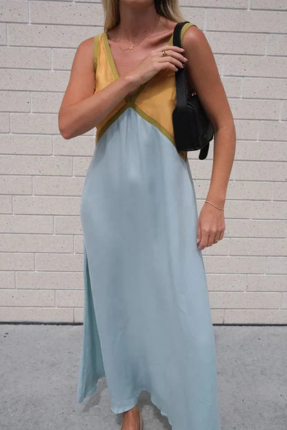 Bella – V-Neck Contrasting Maxi Dress