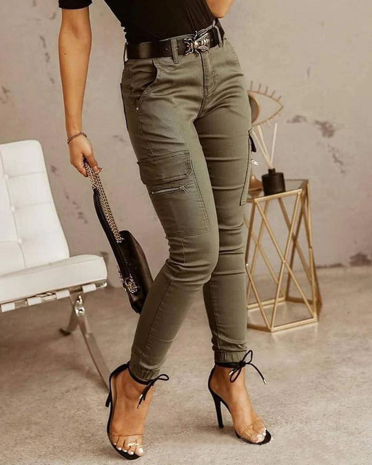 Uma – High-Waisted Cargo Jeans