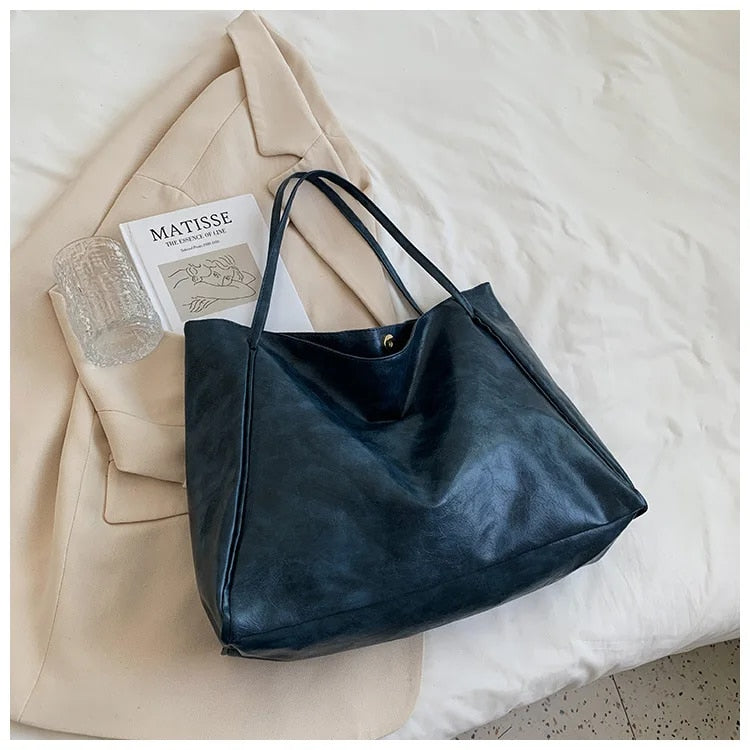 Merla – Sleek Shoulder Bag