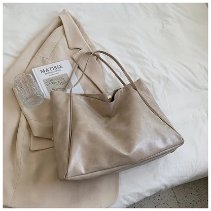 Merla – Sleek Shoulder Bag