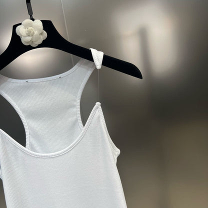 Phoebe – Invisible Strap Ribbed Tank Top