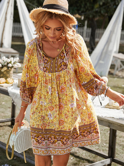 Yelina – Bohemian Floral Print Mini Dress