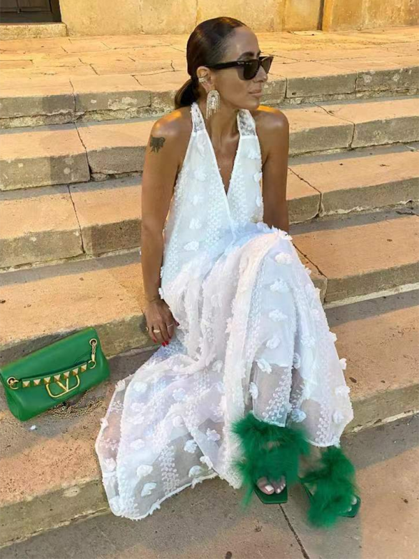 Giselle – Floral Halter Maxi Dress