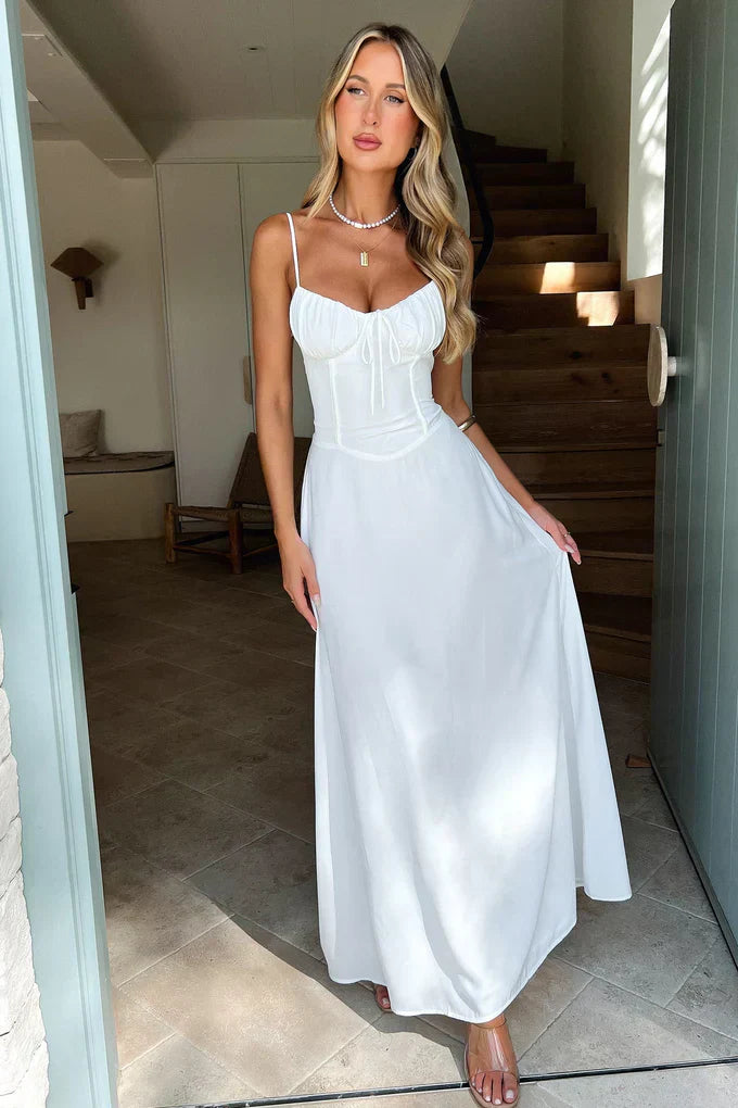 Selene – Elegant Maxi Dress