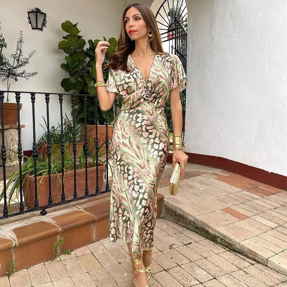 Daisy – Elegant V-Neck Mini Dress