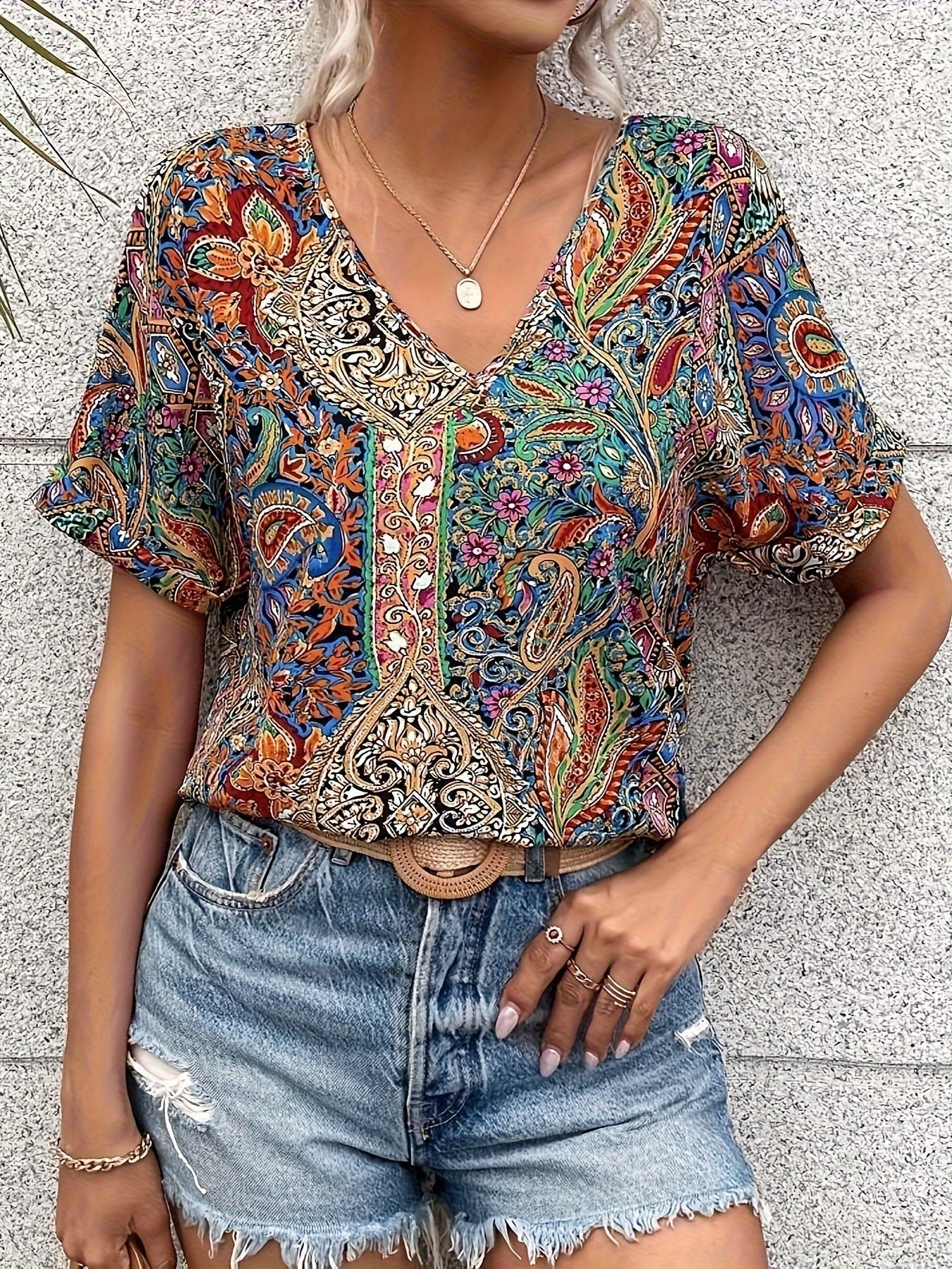 Caroline – Classy Floral Blouse
