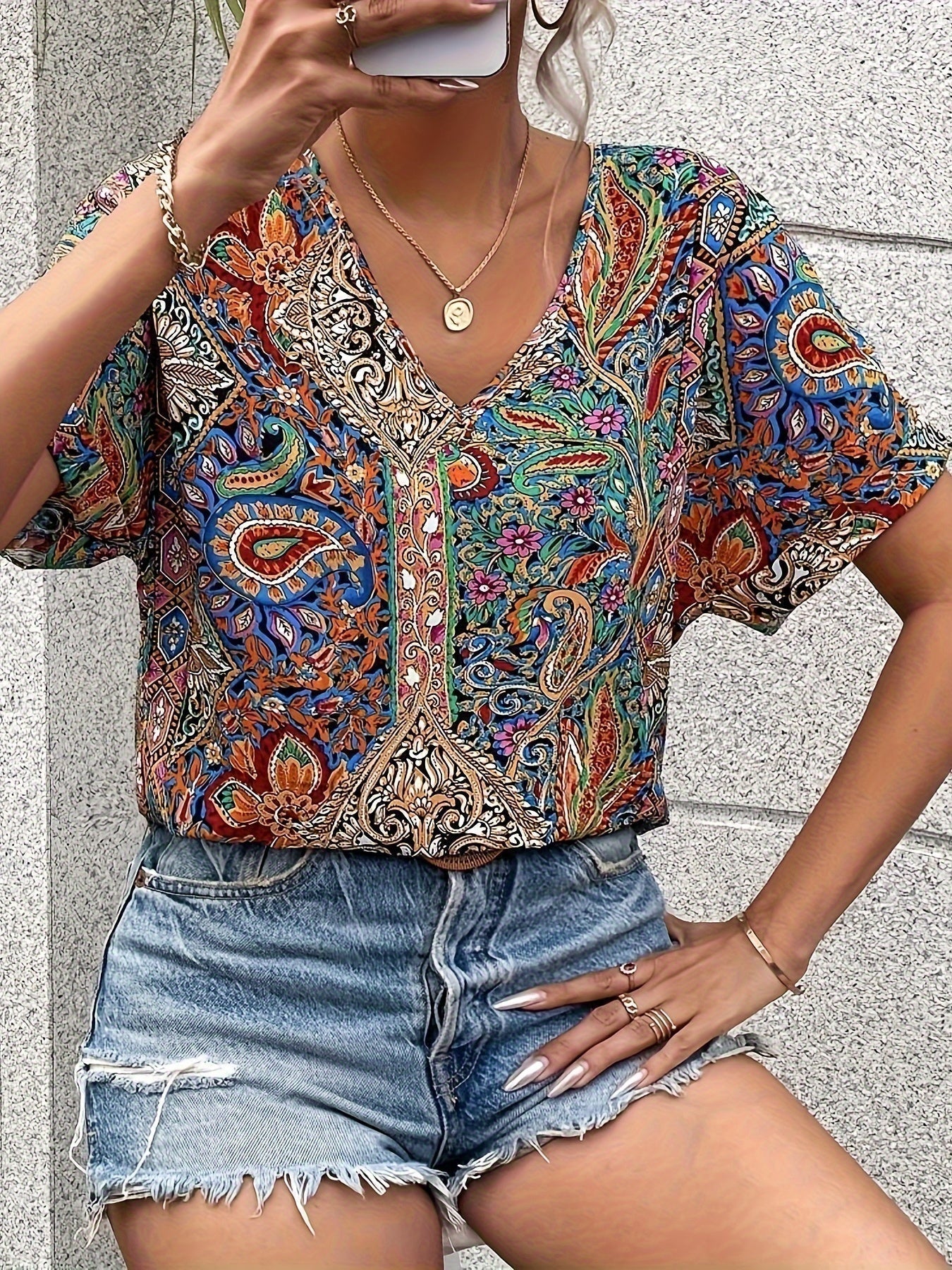Caroline – Classy Floral Blouse