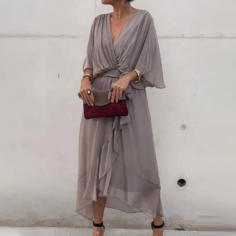 Daphne – Oversized V-Neck Dress