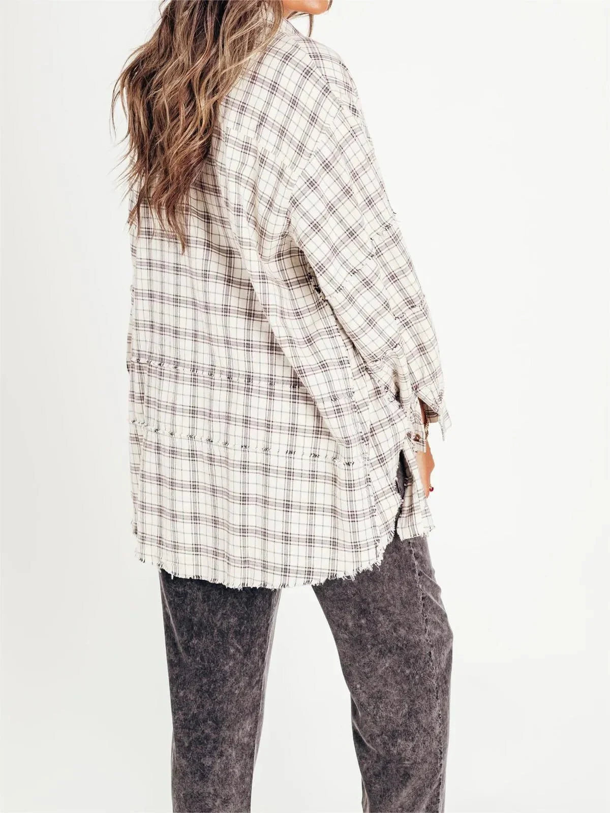 Clara – Oversized Plaid Shirt