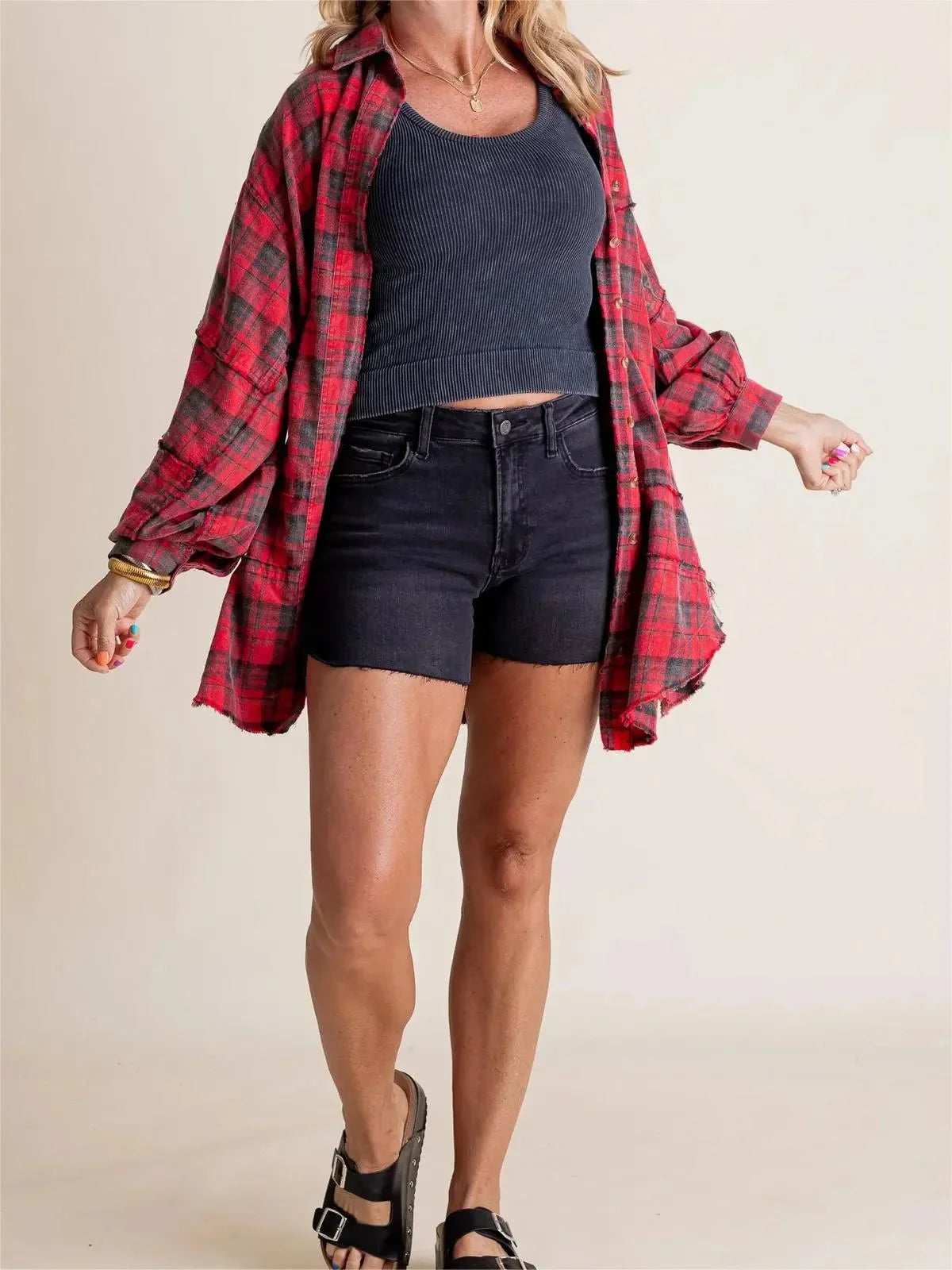 Clara – Oversized Plaid Shirt
