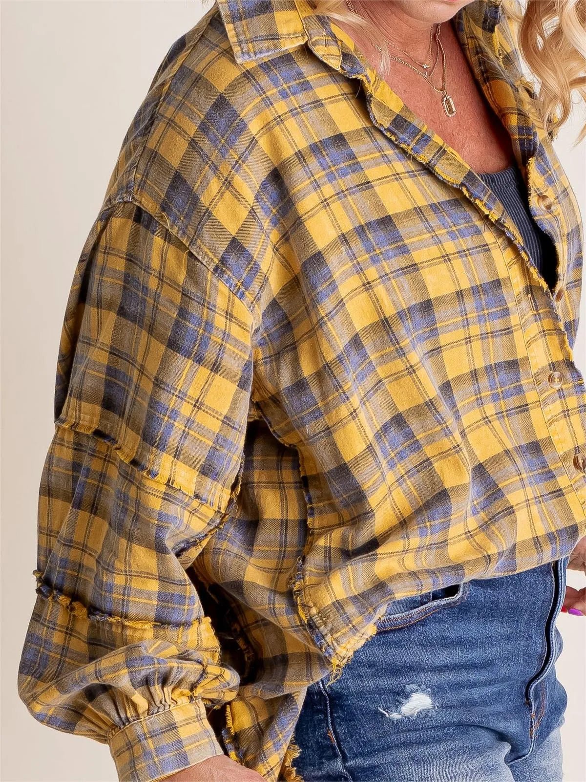 Clara – Oversized Plaid Shirt