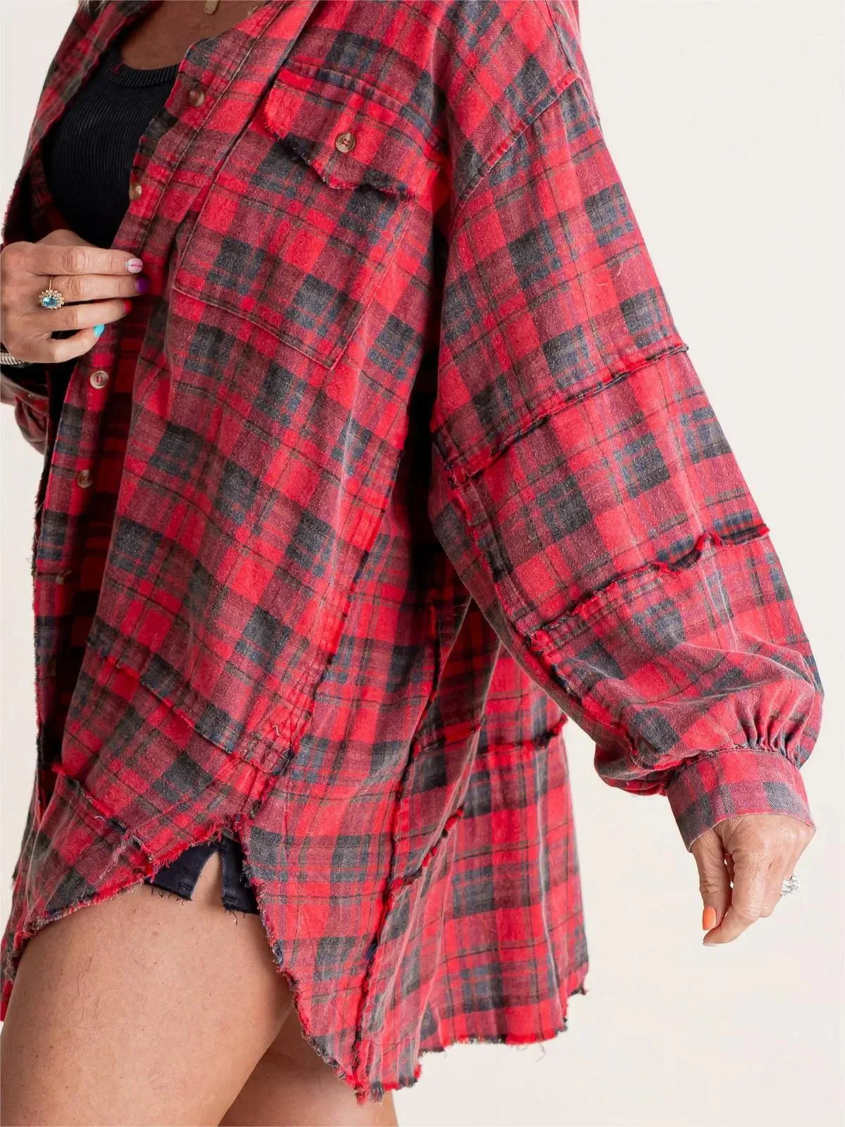 Clara – Oversized Plaid Shirt