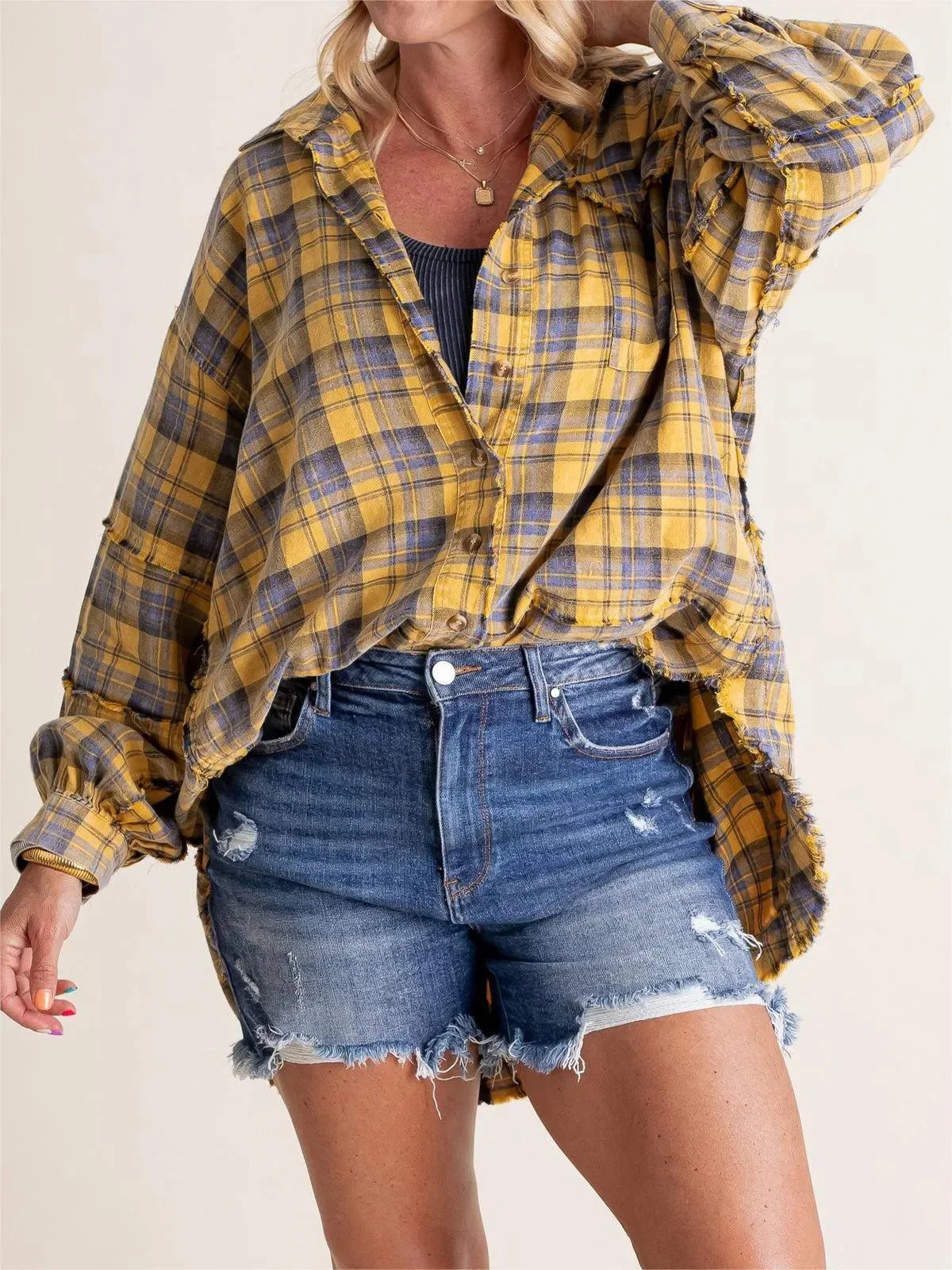Clara – Oversized Plaid Shirt